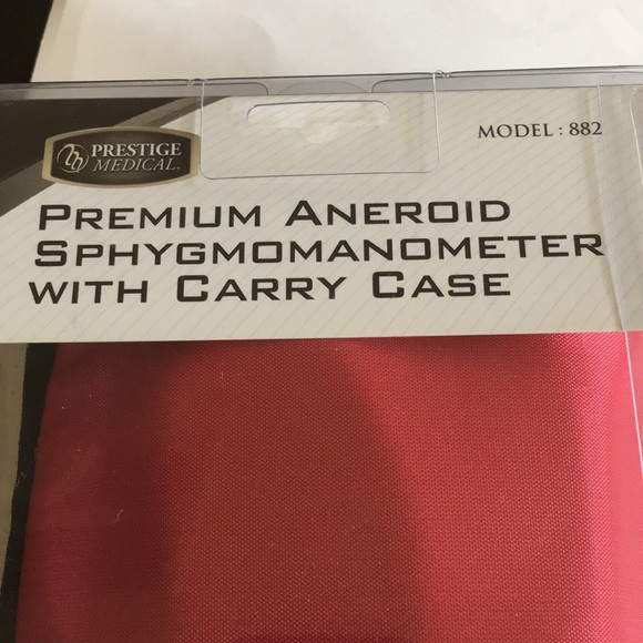 Premium Aneroid Sphygmomanometer W/Carrying Case - Picture 4 of 4